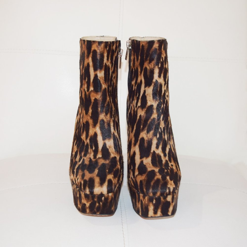 SOLD / Vince Camuto Leopard Calf Hair Platform Bootie  / Size 8M - Picture 5 of 10